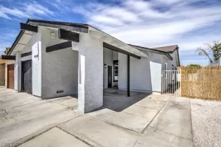 Photo #2: 2388081 Listing 