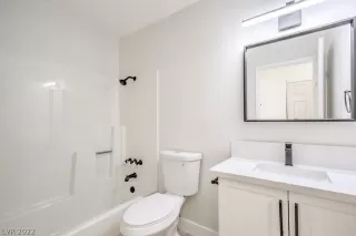 Photo #4: 2388081 Listing 