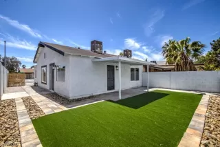 Photo #5: 2388081 Listing 