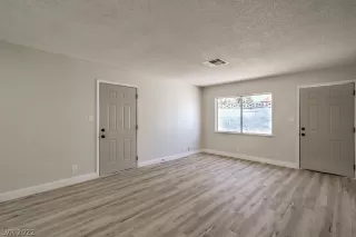 Photo #6: 2388081 Listing 