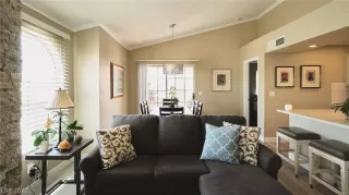 Photo #1: 2388100 Listing