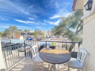 Photo #2: 2388116 Listing 