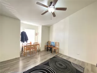 Photo #5: 2388116 Listing 