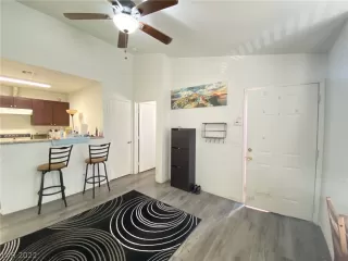 Photo #6: 2388116 Listing 