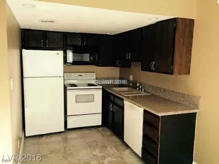 Photo #4: 2388126 Listing 