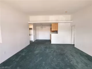 Photo #4: 2388127 Listing