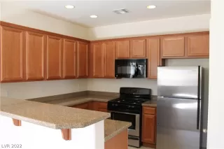 Photo #2: 2388128 Listing