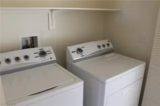 Photo #3: 2388128 Listing