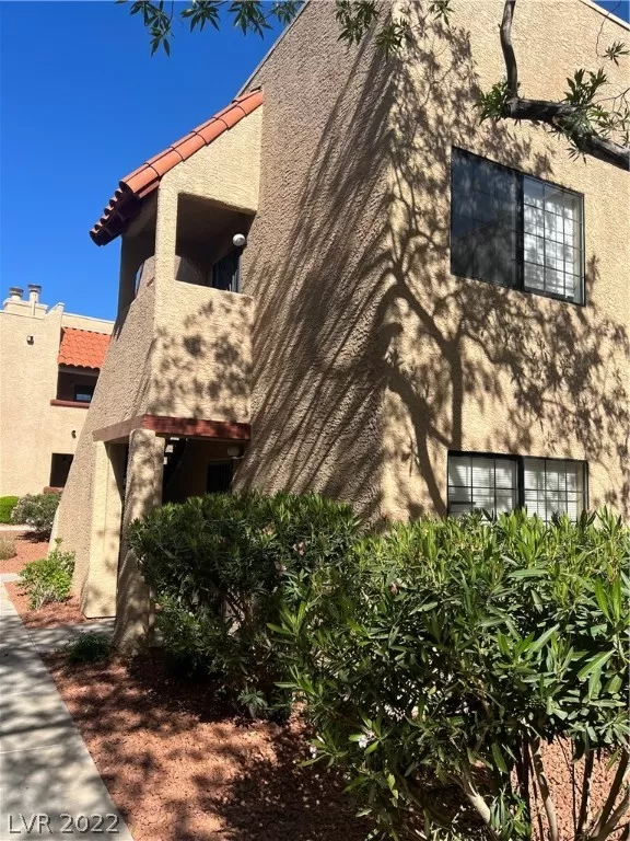 MLS: 2388132 Condo For Sale