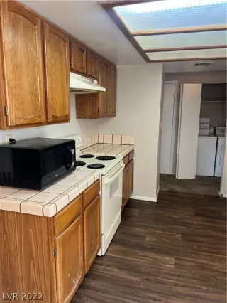 Photo #1: 2388132 Listing