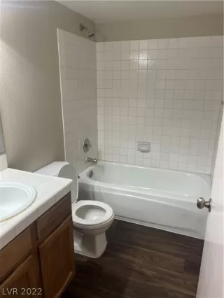 Photo #3: 2388132 Listing