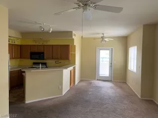 Photo #4: 2388141 Listing