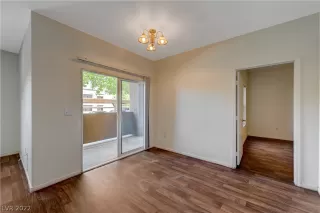 Photo #6: 2388144 Listing