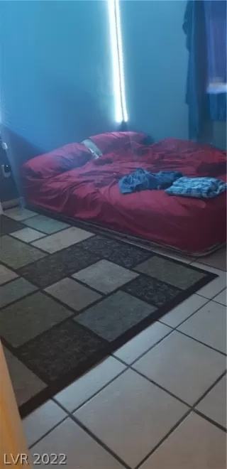 Photo #4: 2388158 Listing