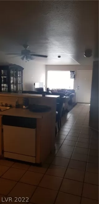 Photo #5: 2388158 Listing