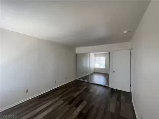 Photo #4: 2388181 Listing 