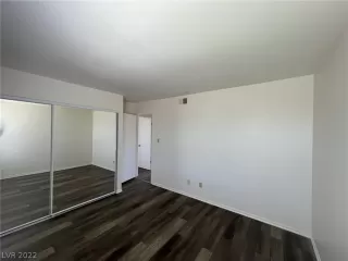 Photo #6: 2388181 Listing 