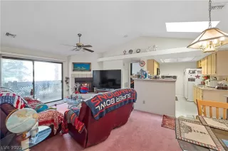 Photo #5: 2388185 Listing