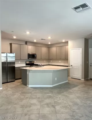 Photo #1: 2388197 Listing 