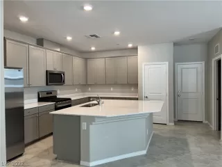 Photo #2: 2388197 Listing 