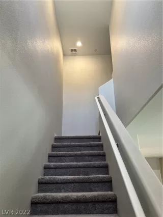 Photo #6: 2388197 Listing 