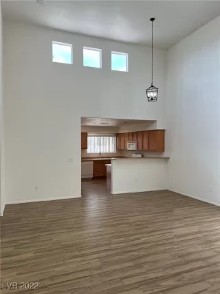 Photo #4: 2388208 Listing 