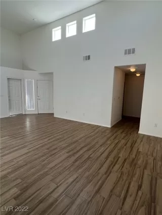 Photo #6: 2388208 Listing 