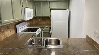 Photo #3: 2388235 Listing 