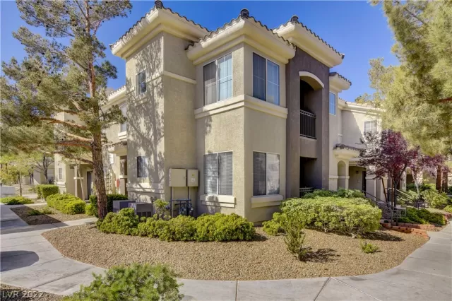 MLS: 2388274 Condo For Sale