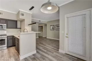 Photo #6: 2388274 Listing 