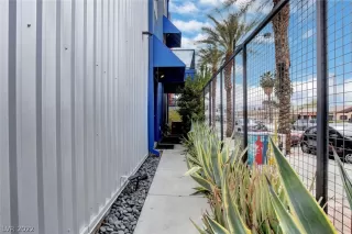 Photo #3: 2388281 Listing