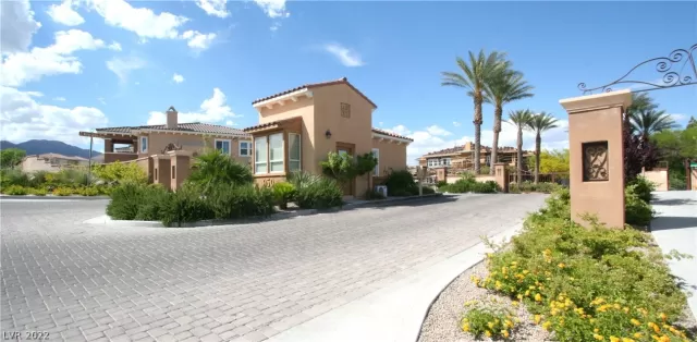 MLS: 2388286 Condo For Sale