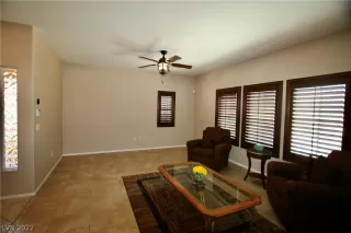 Photo #5: 2388286 Listing 