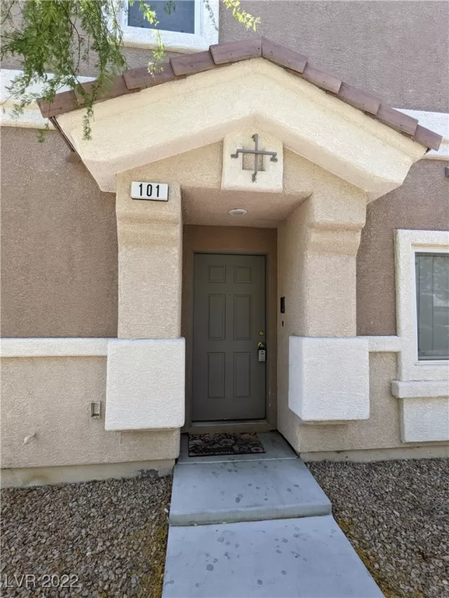 MLS: 2388304 Condo For Sale