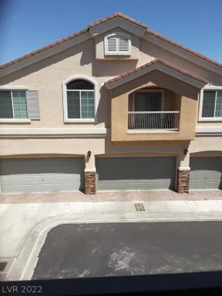 Photo #3: 2388304 Listing