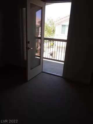 Photo #4: 2388304 Listing