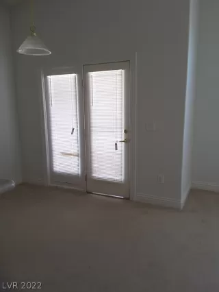Photo #6: 2388304 Listing