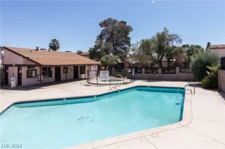 Photo #5: 2388316 Listing