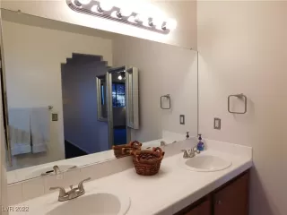 Photo #2: 2388319 Listing 