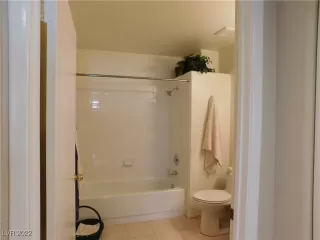 Photo #6: 2388319 Listing 
