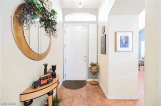 Photo #5: 2388324 Listing 