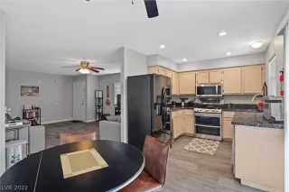 Photo #5: 2388354 Listing