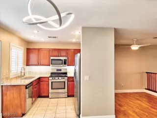 Photo #2: 2388368 Listing 