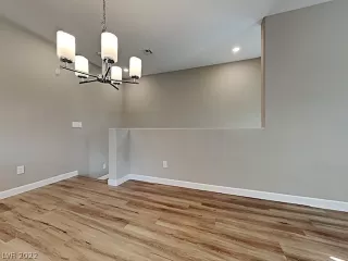 Photo #1: 2388404 Listing