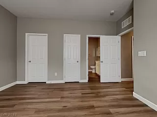 Photo #5: 2388404 Listing