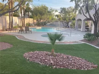 Photo #2: 2388408 Listing