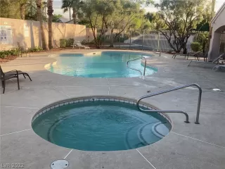 Photo #3: 2388408 Listing