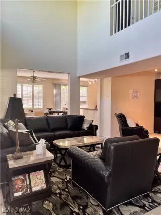 Photo #2: 2388412 Listing 