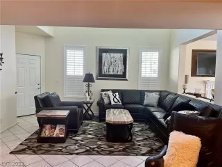 Photo #3: 2388412 Listing 