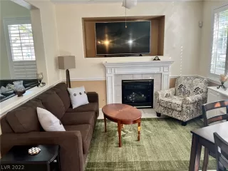 Photo #5: 2388412 Listing 